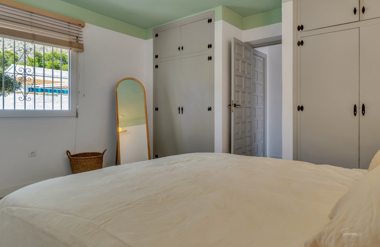 Resale - Villa - Altea