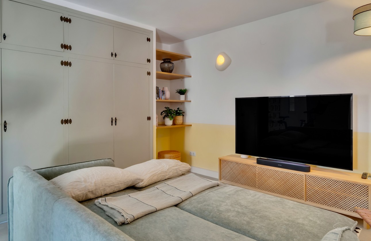 Resale - Villa - Altea