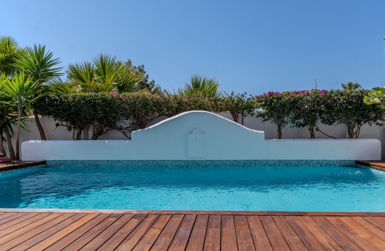 Resale - Villa - Altea