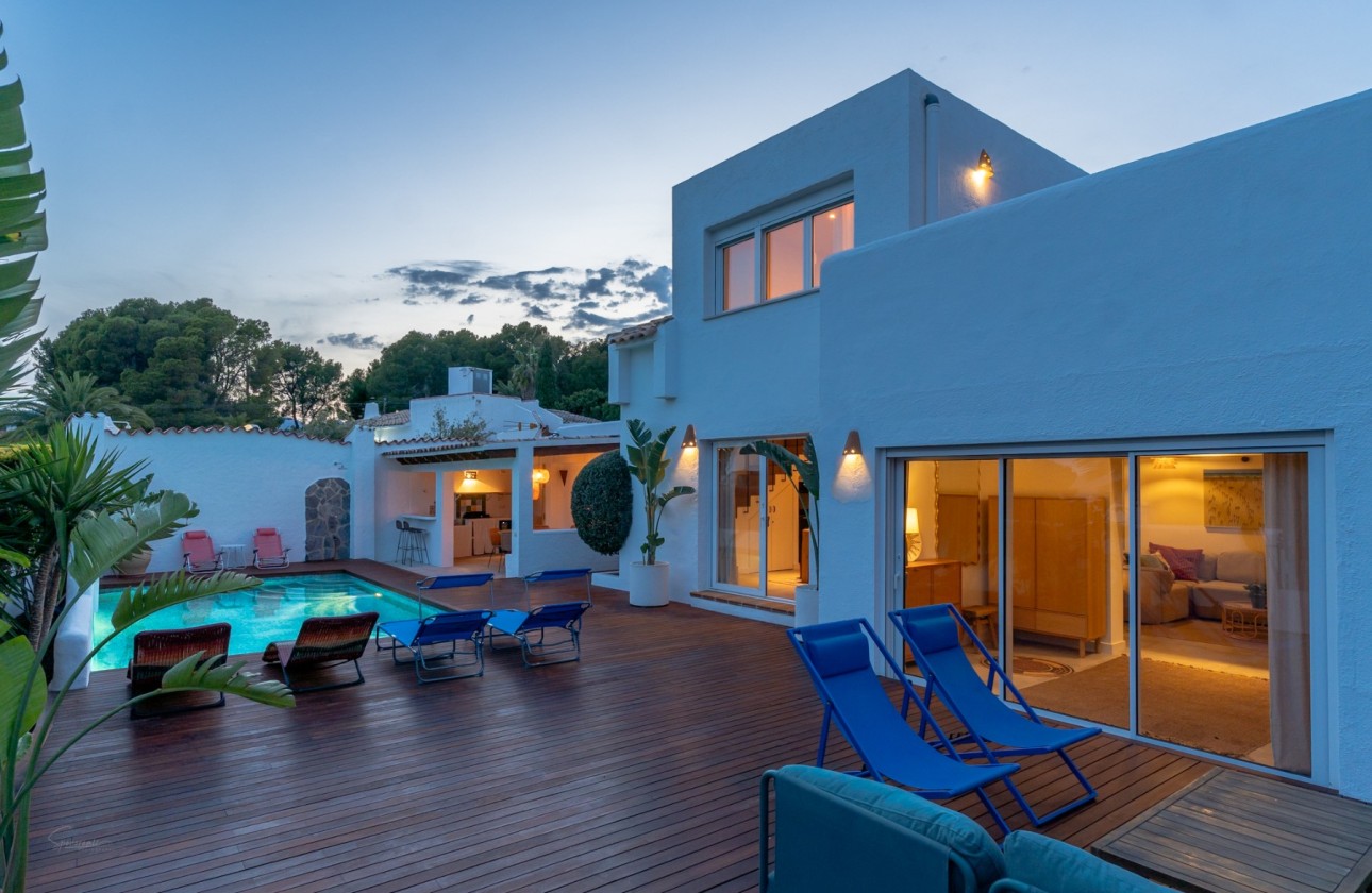 Resale - Villa - Altea