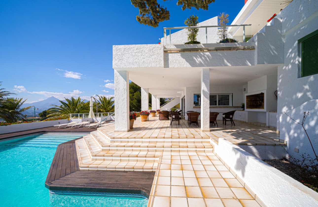 Resale - Villa - Altea