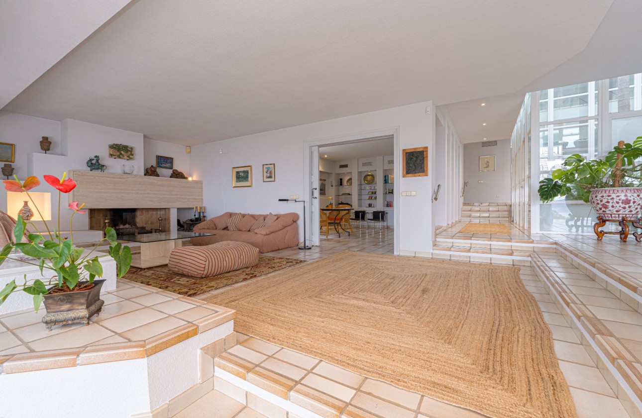 Resale - Villa - Altea