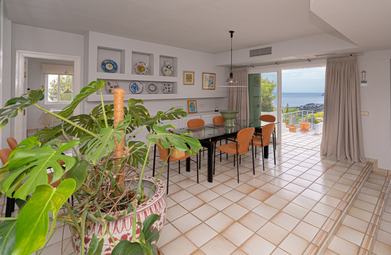 Resale - Villa - Altea