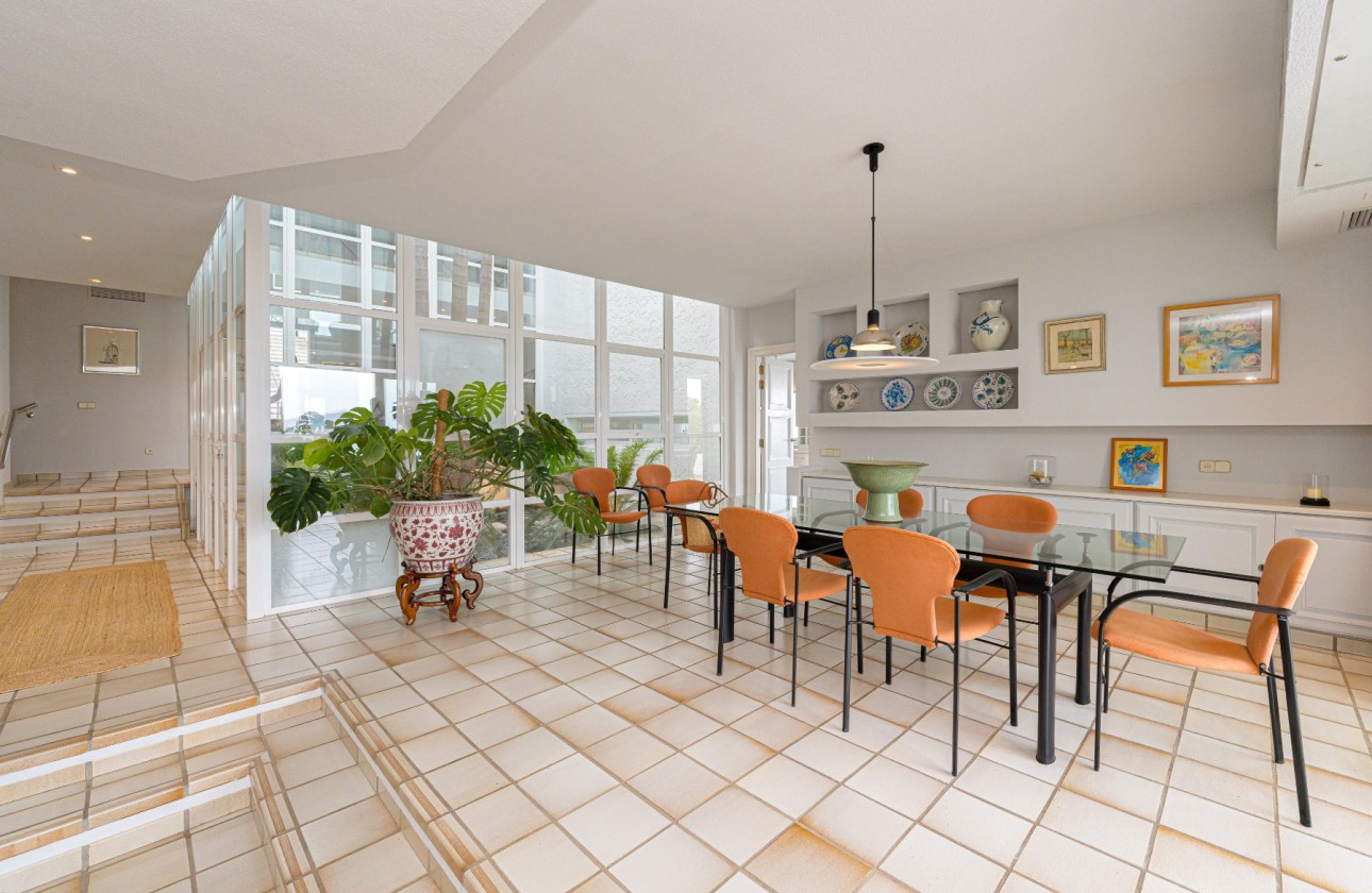 Resale - Villa - Altea