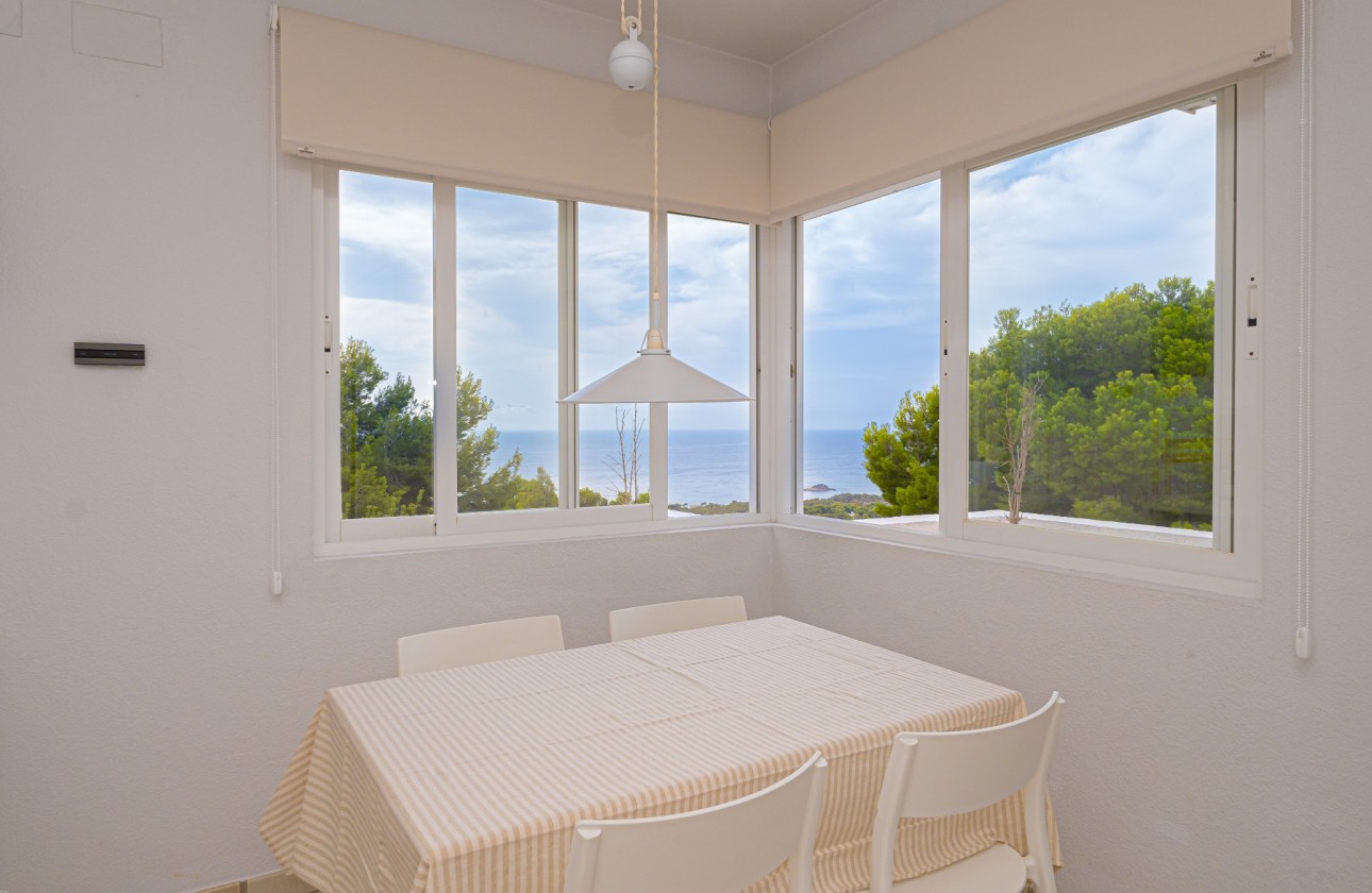 Resale - Villa - Altea