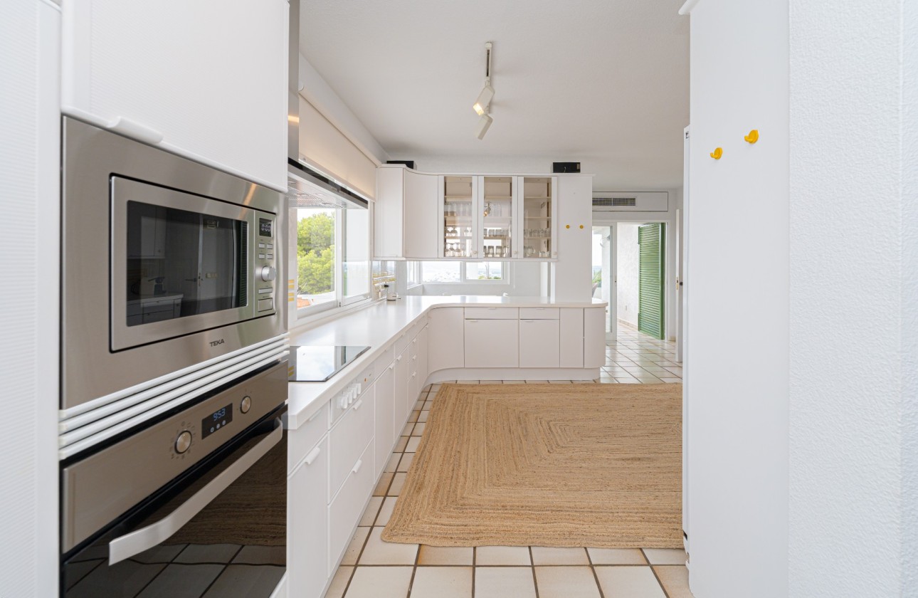 Resale - Villa - Altea