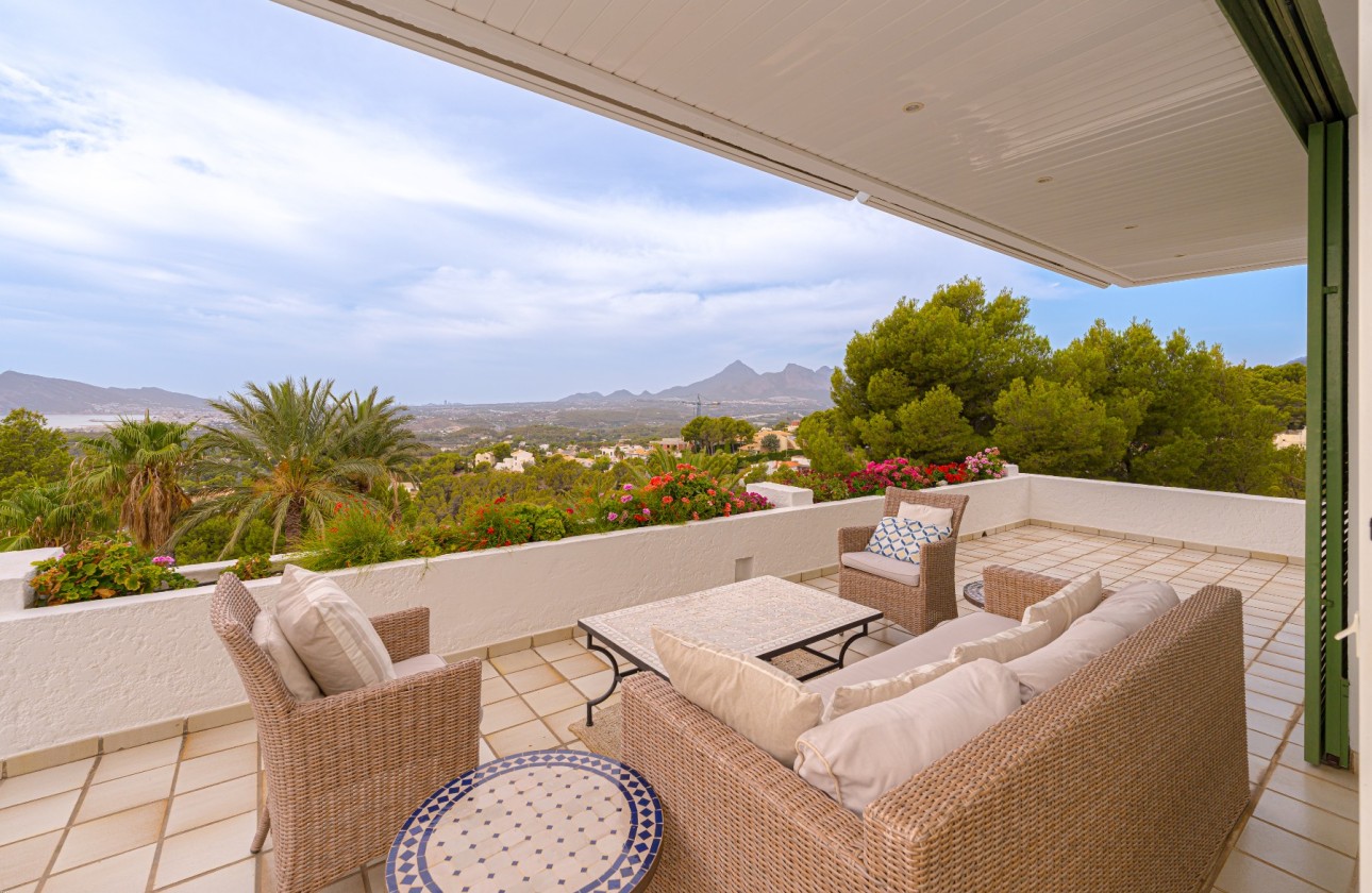 Resale - Villa - Altea