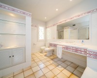 Resale - Villa - Altea