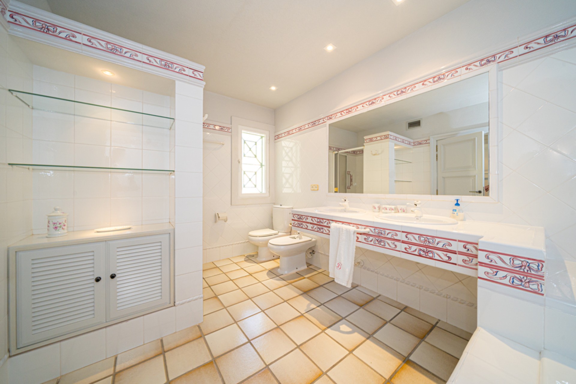 Resale - Villa - Altea