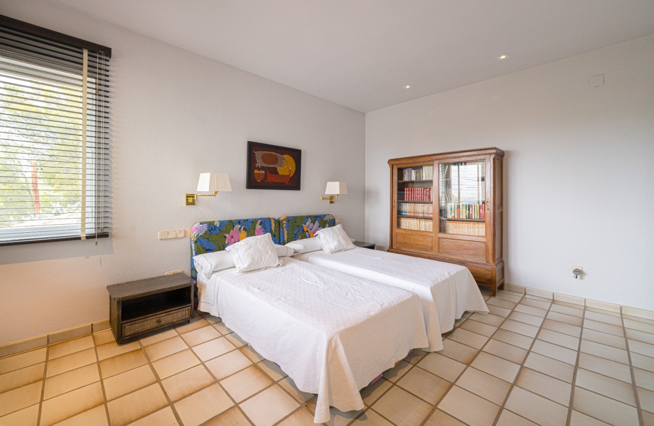 Resale - Villa - Altea