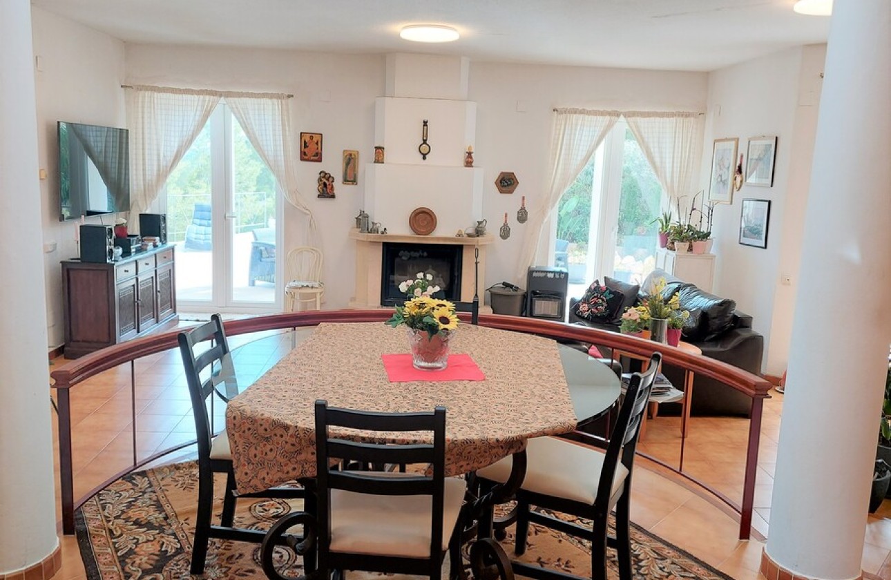 Resale - Villa - Altea