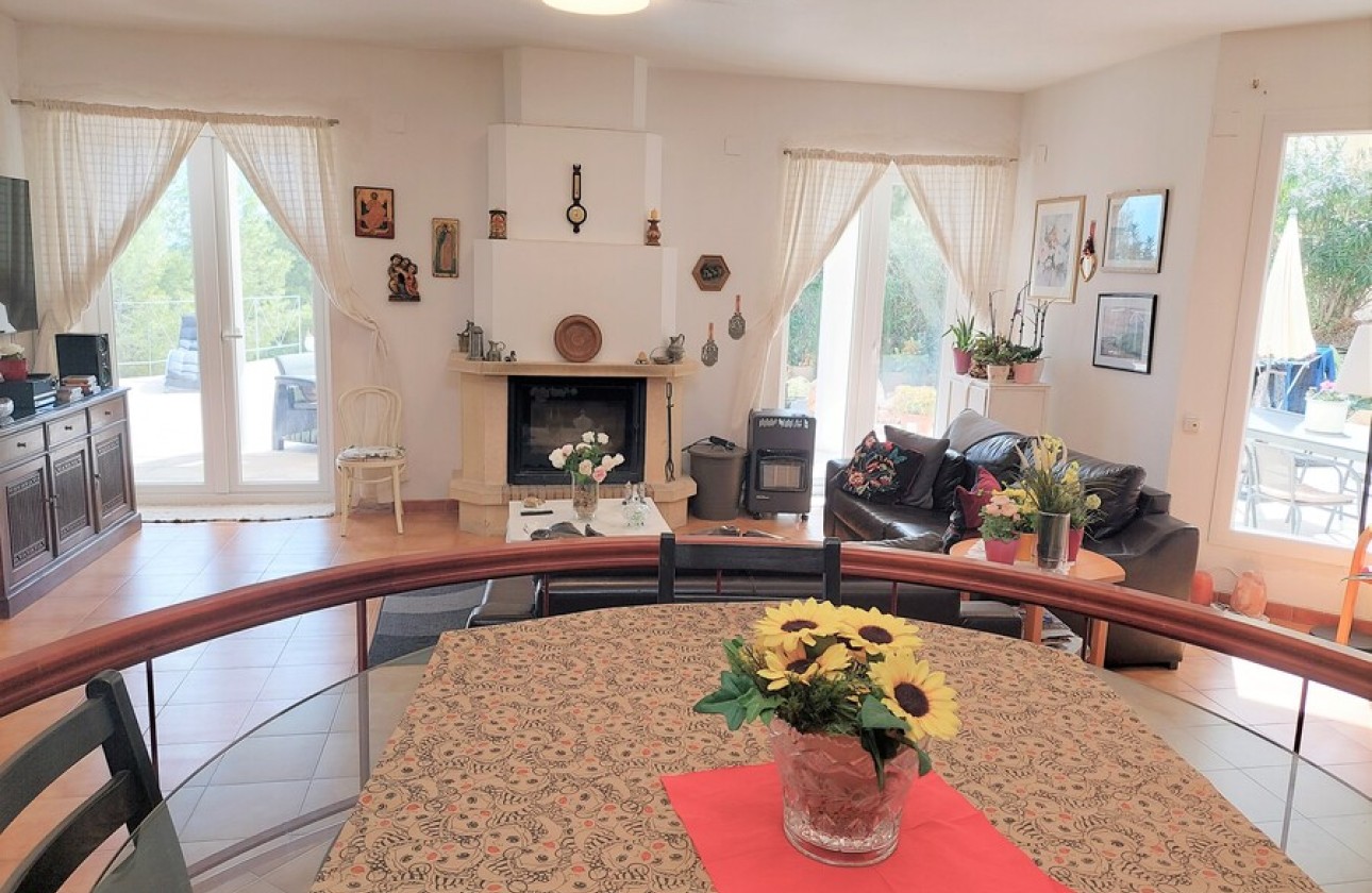 Resale - Villa - Altea