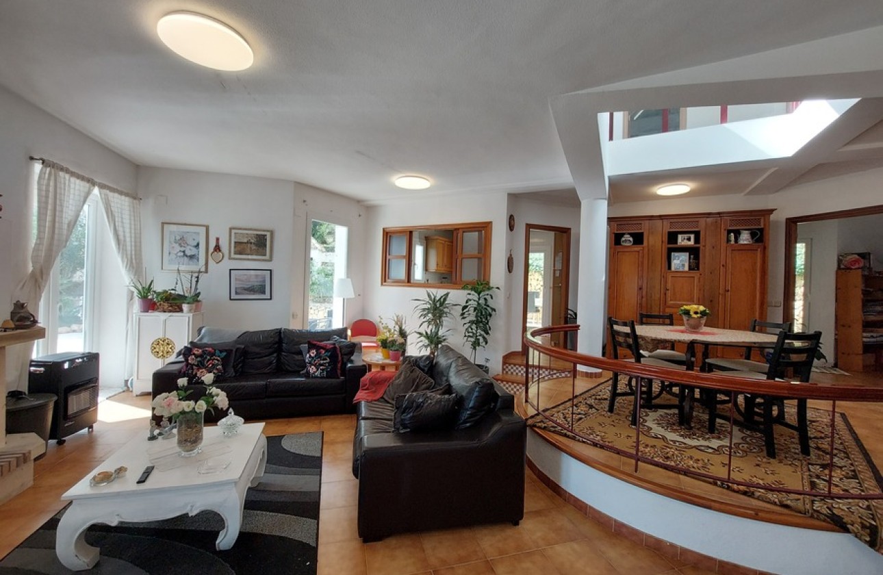 Resale - Villa - Altea