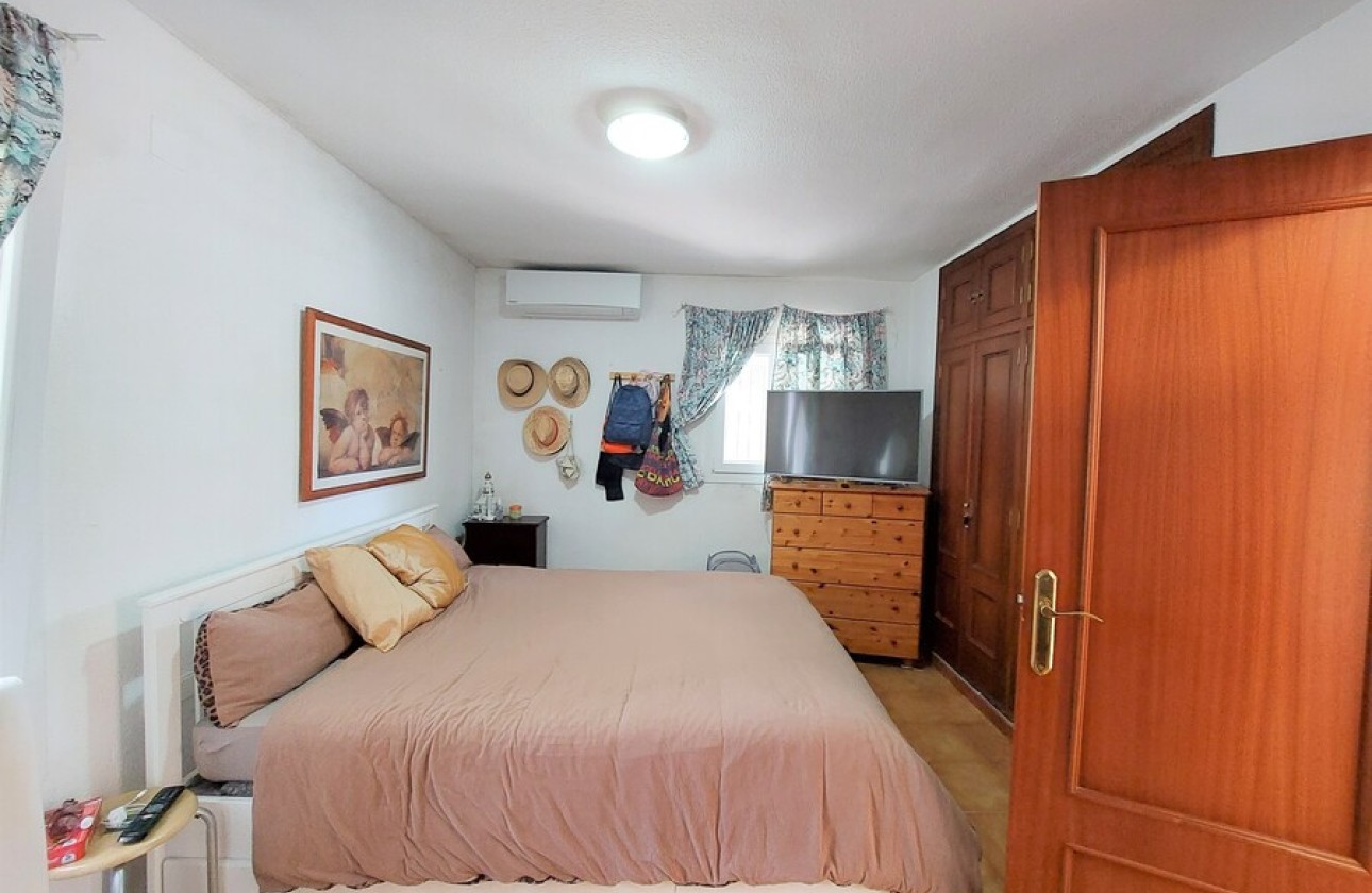 Resale - Villa - Altea