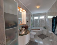 Resale - Villa - Altea