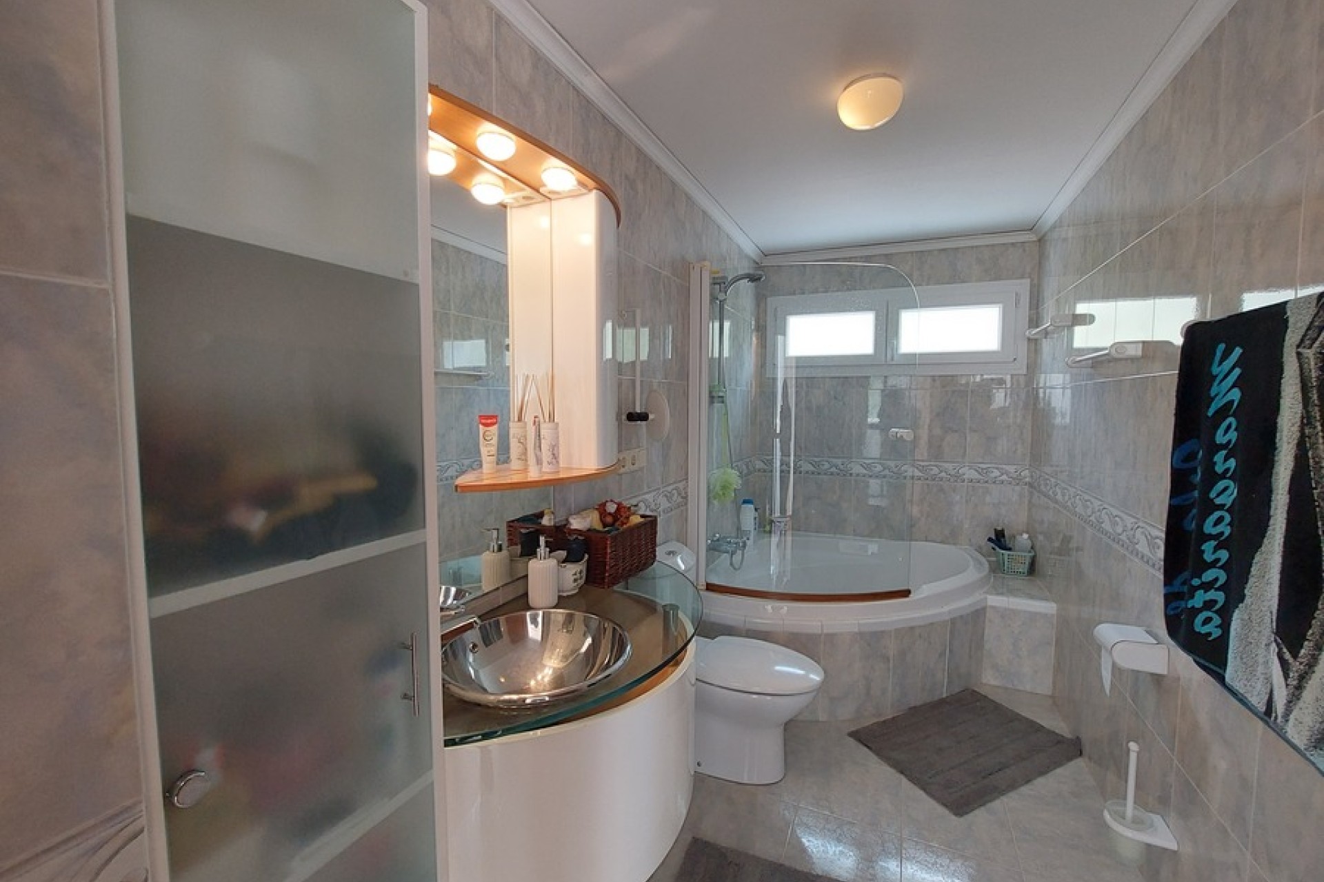 Resale - Villa - Altea