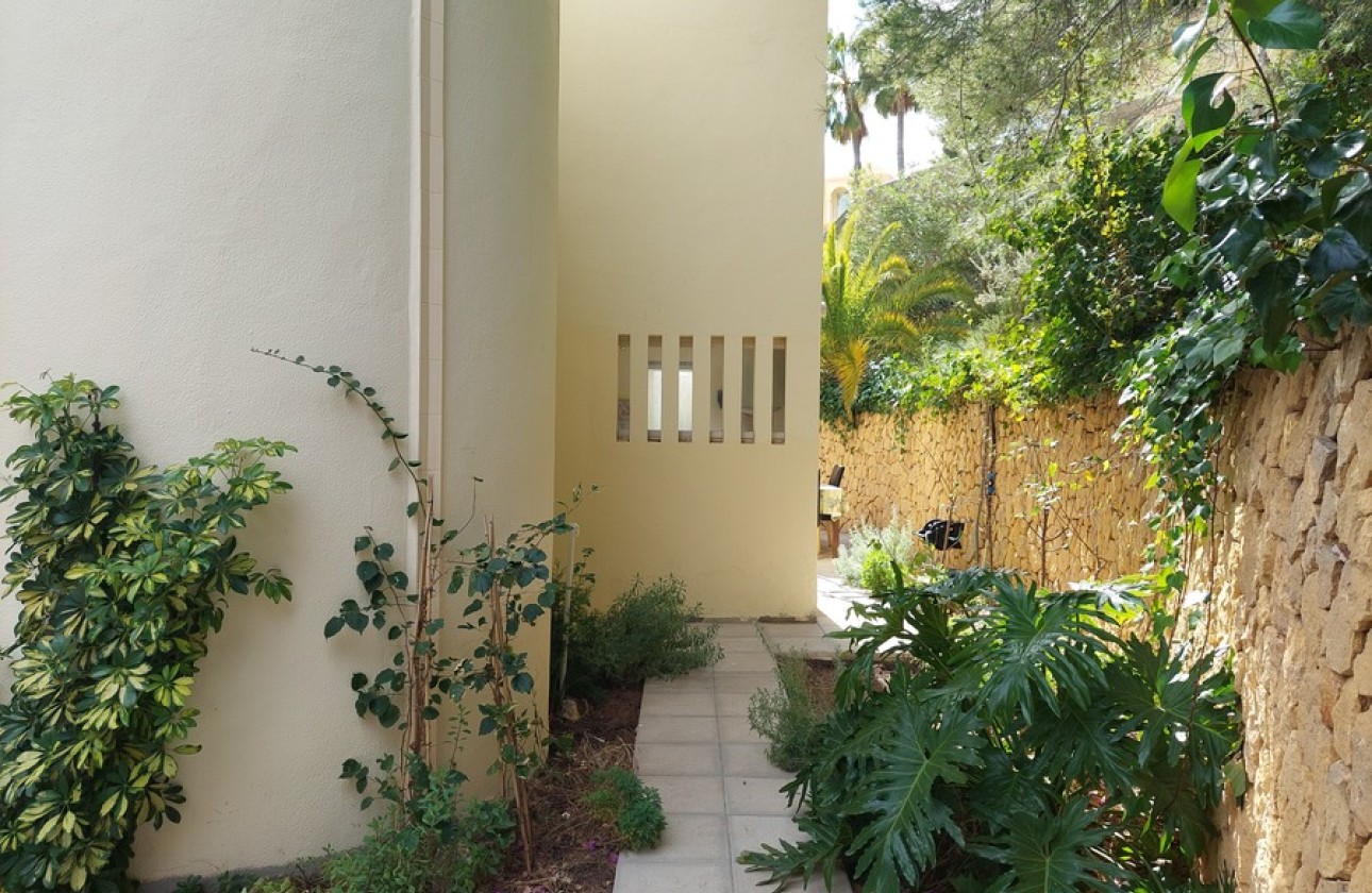 Resale - Villa - Altea