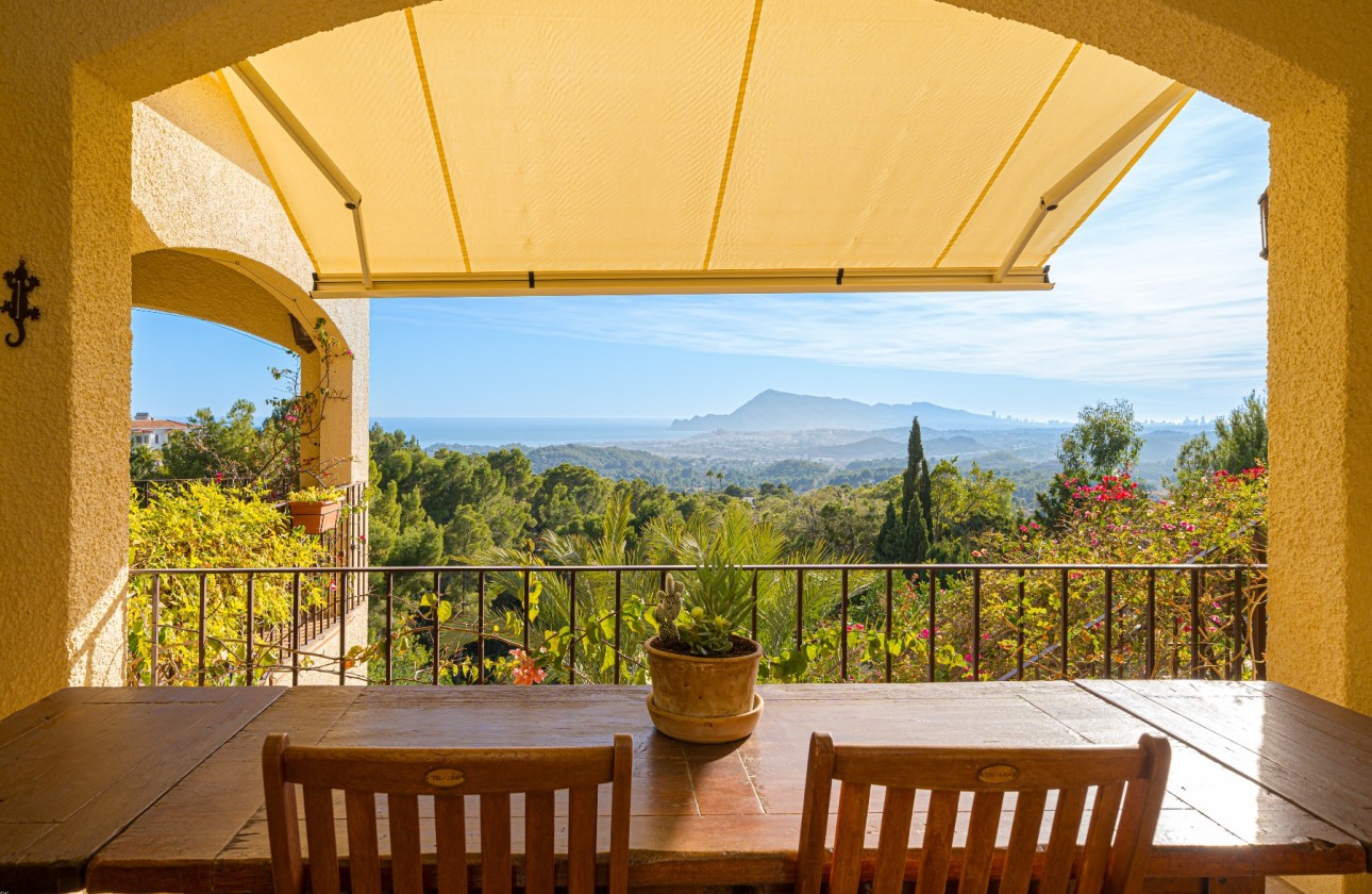 Resale - Villa - Altea