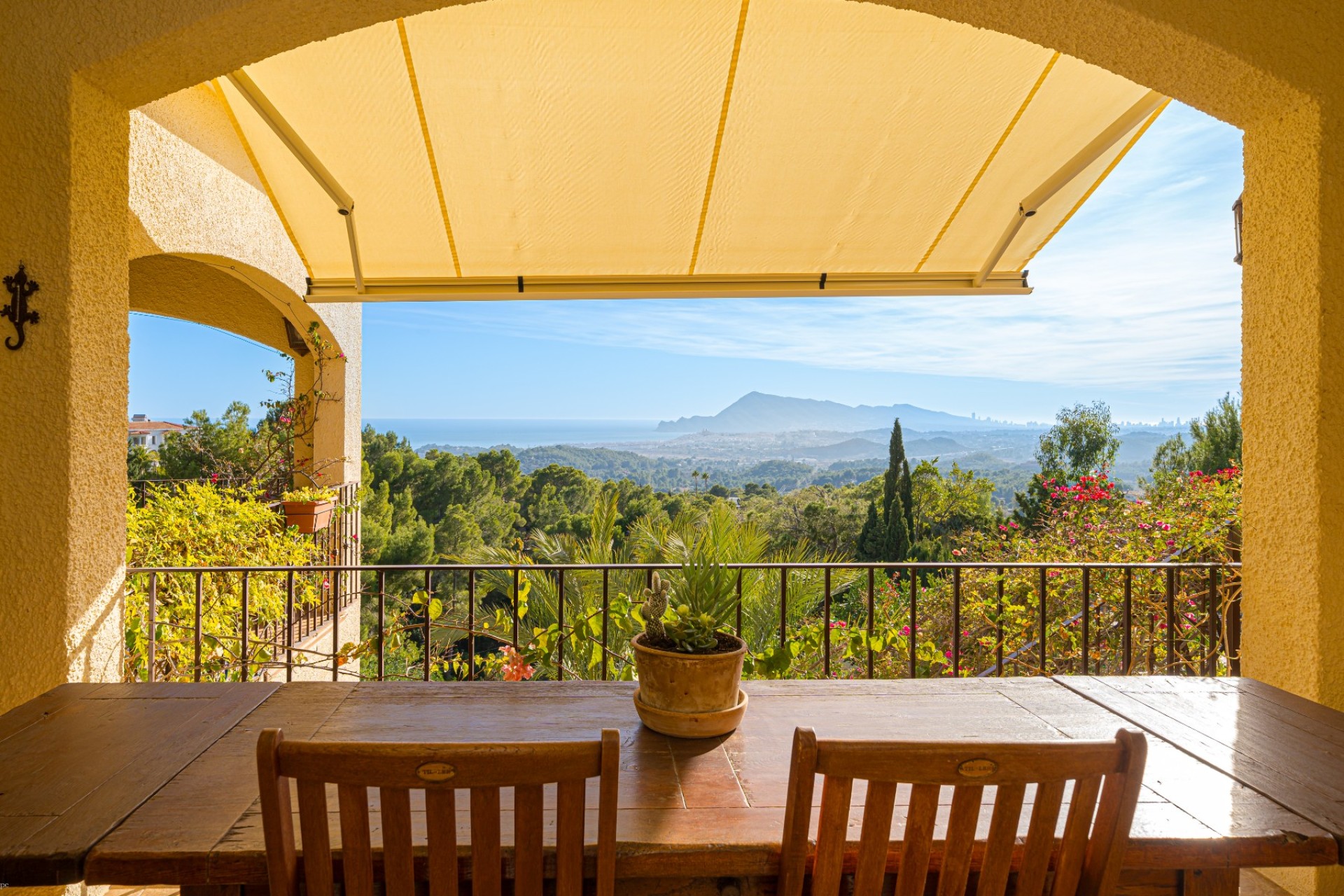 Resale - Villa - Altea