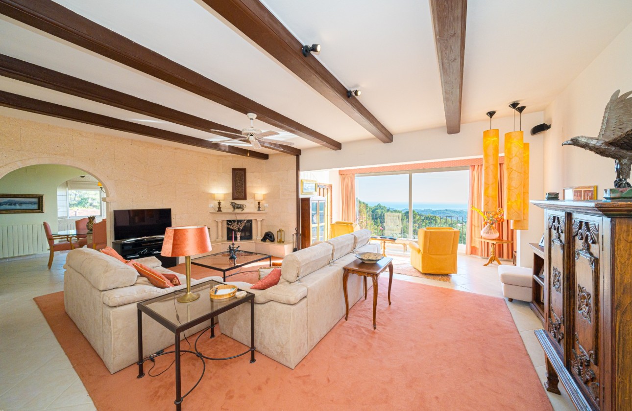 Resale - Villa - Altea