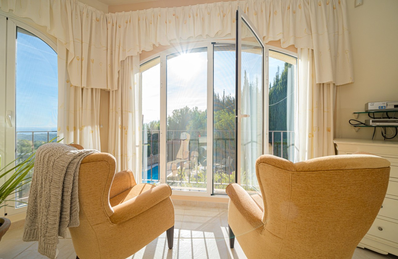 Resale - Villa - Altea