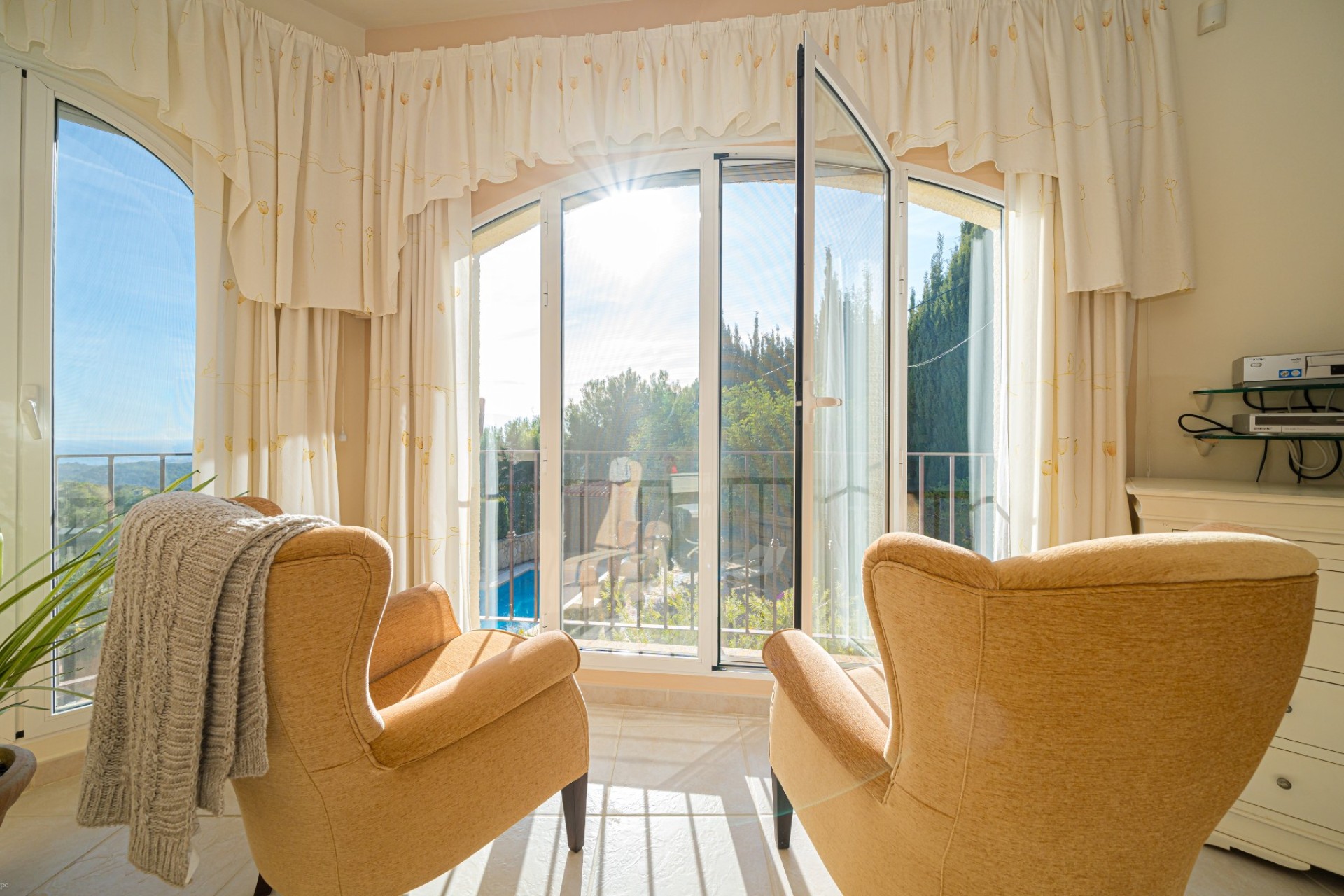 Resale - Villa - Altea