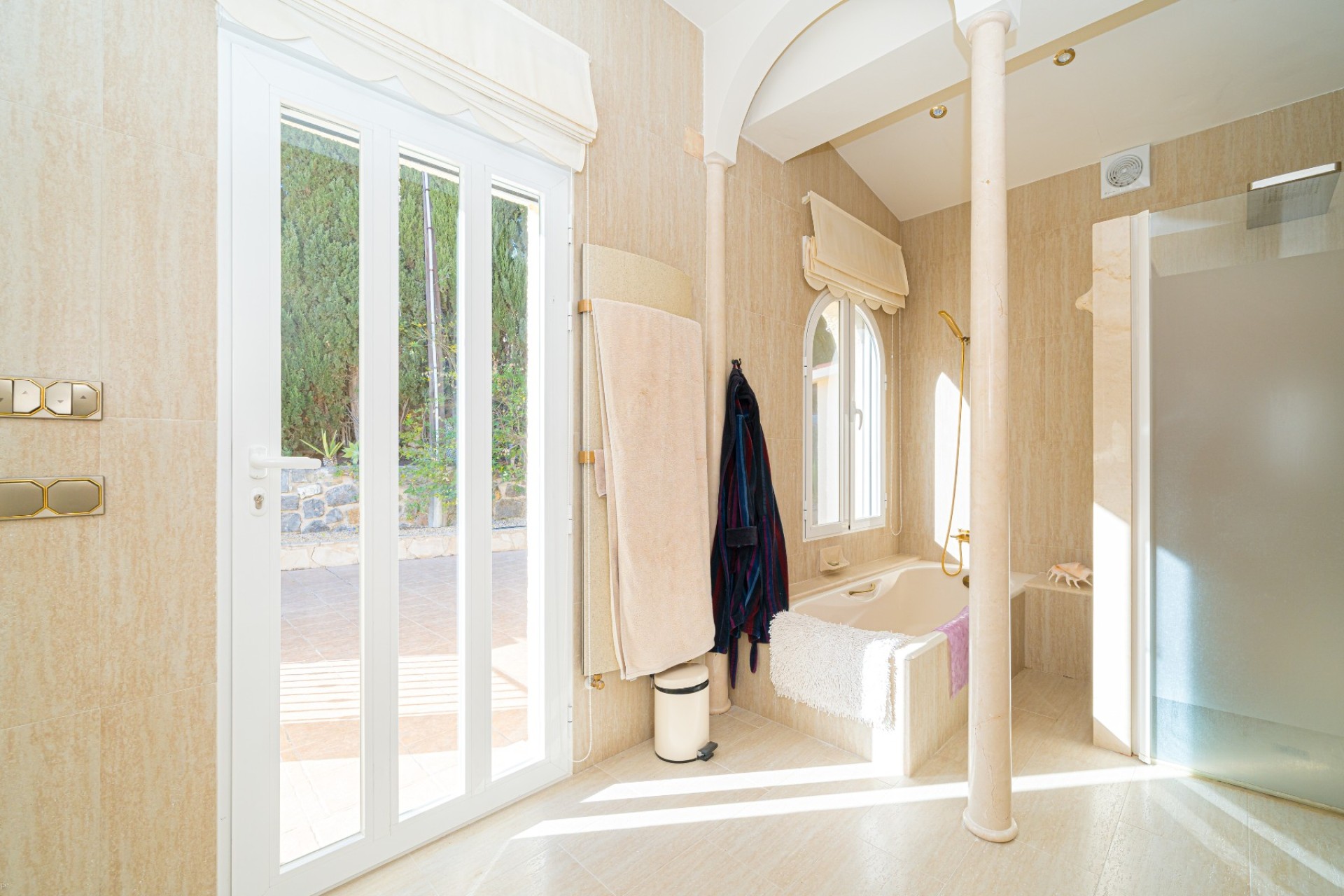 Resale - Villa - Altea