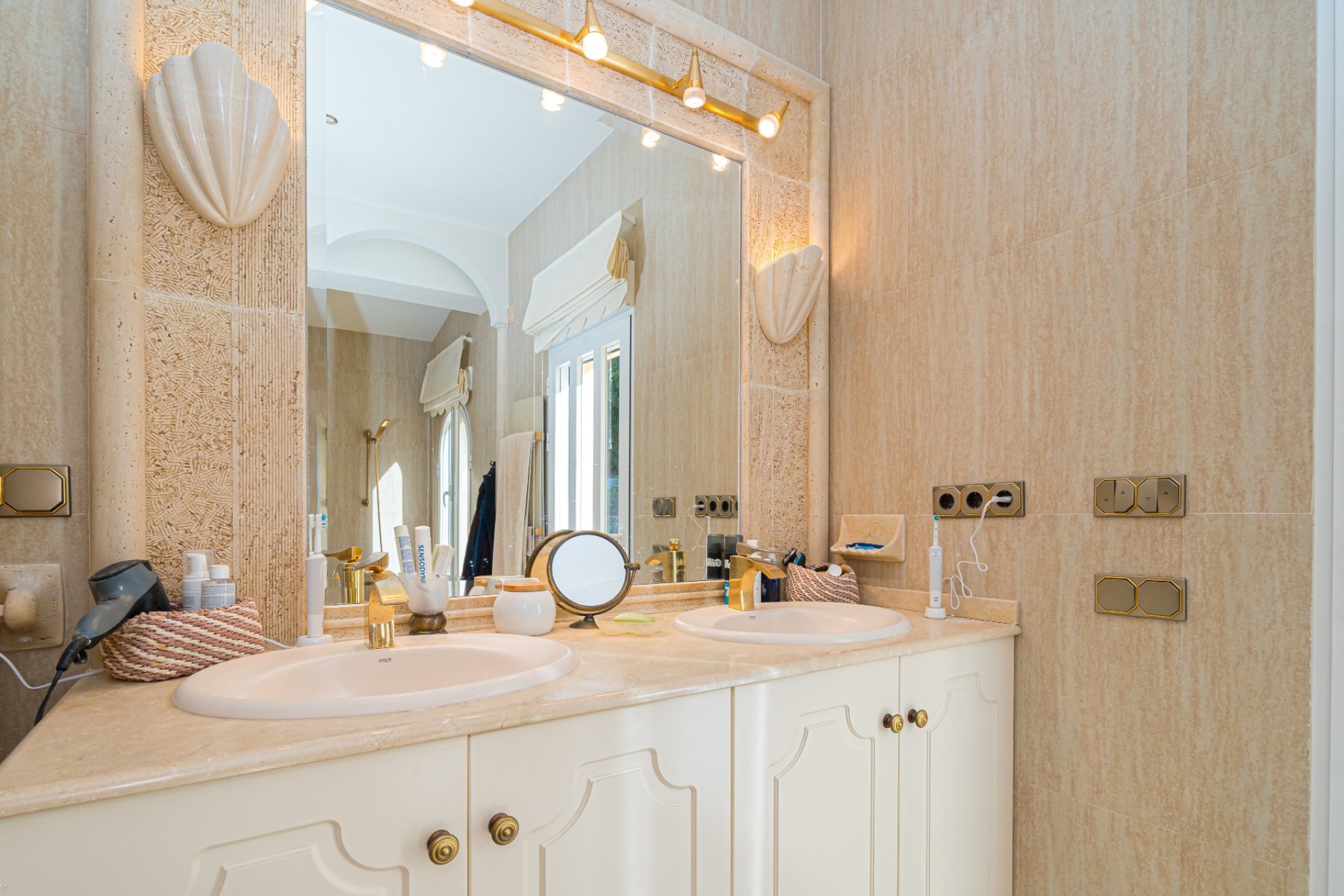 Resale - Villa - Altea