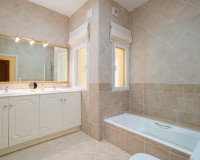 Resale - Villa - Altea