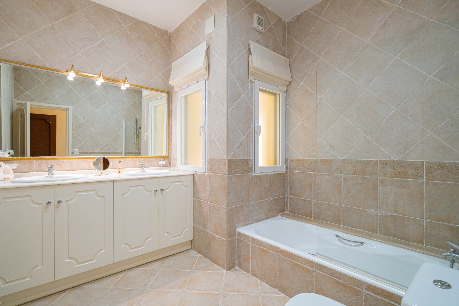 Resale - Villa - Altea