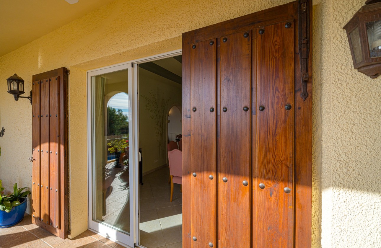 Resale - Villa - Altea