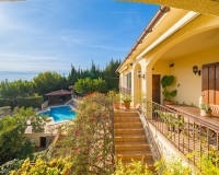 Resale - Villa - Altea