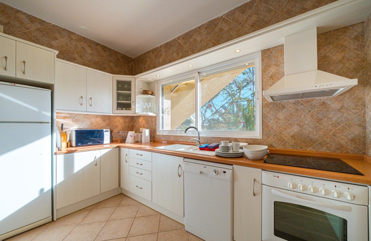 Resale - Villa - Altea