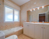 Resale - Villa - Altea