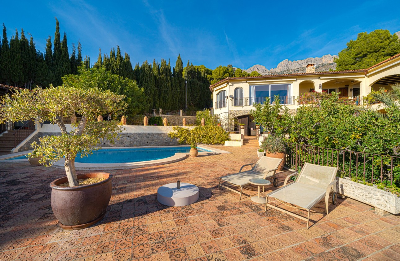 Resale - Villa - Altea