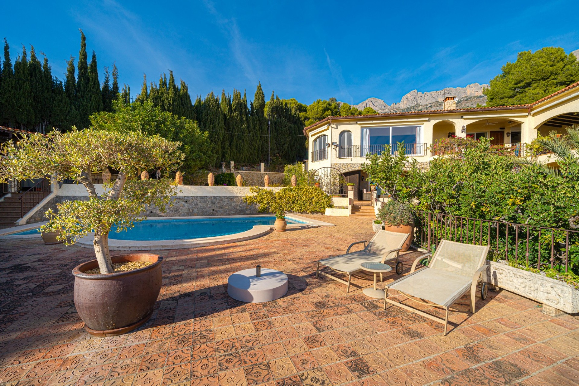 Resale - Villa - Altea