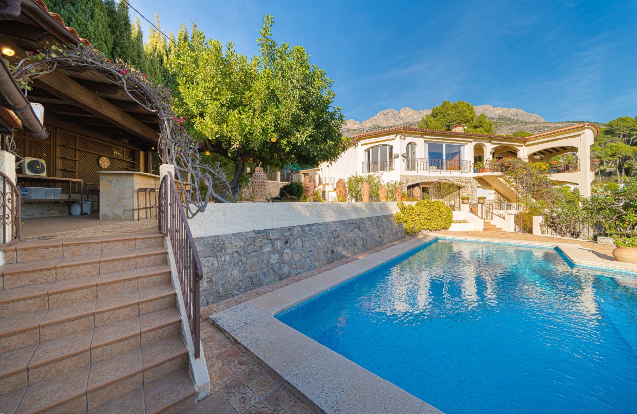 Resale - Villa - Altea
