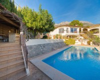 Resale - Villa - Altea
