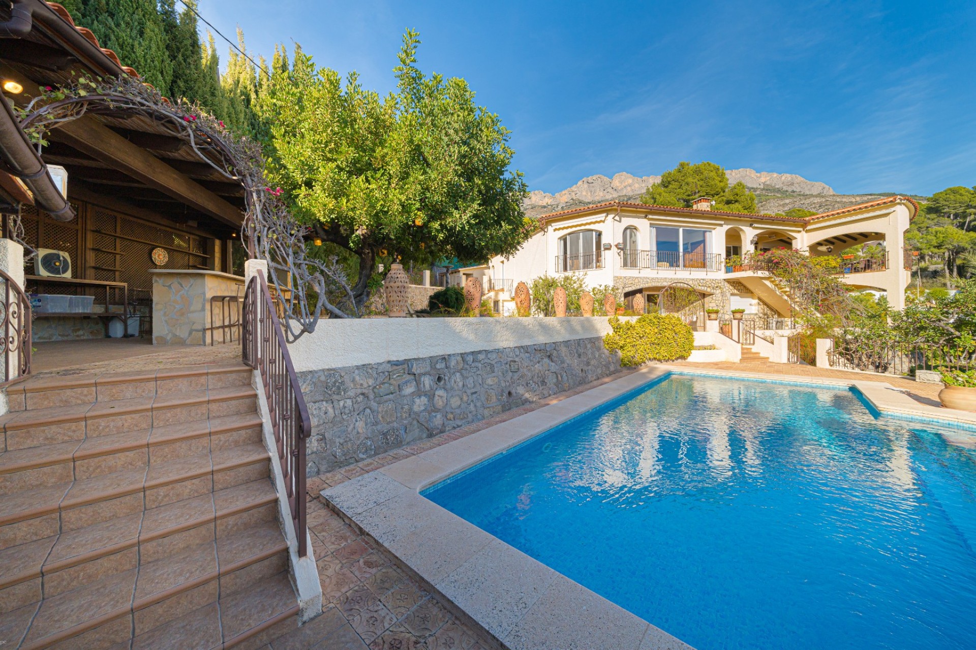Resale - Villa - Altea