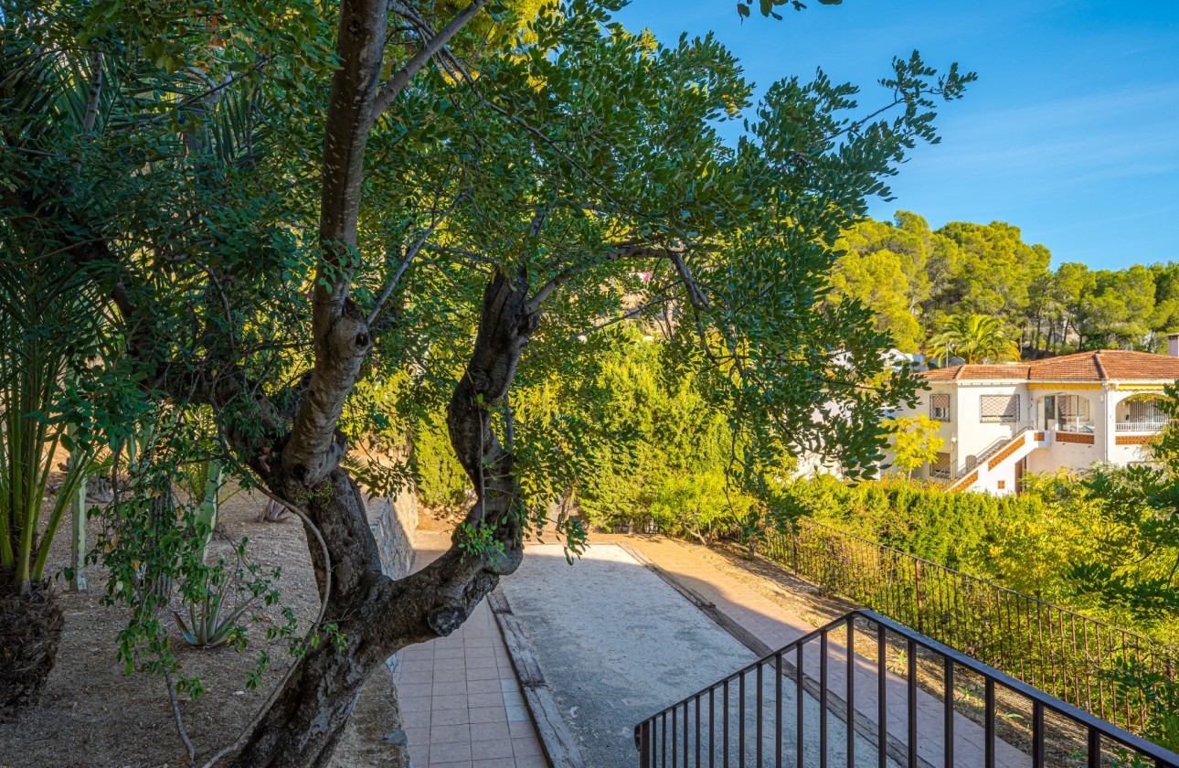 Resale - Villa - Altea