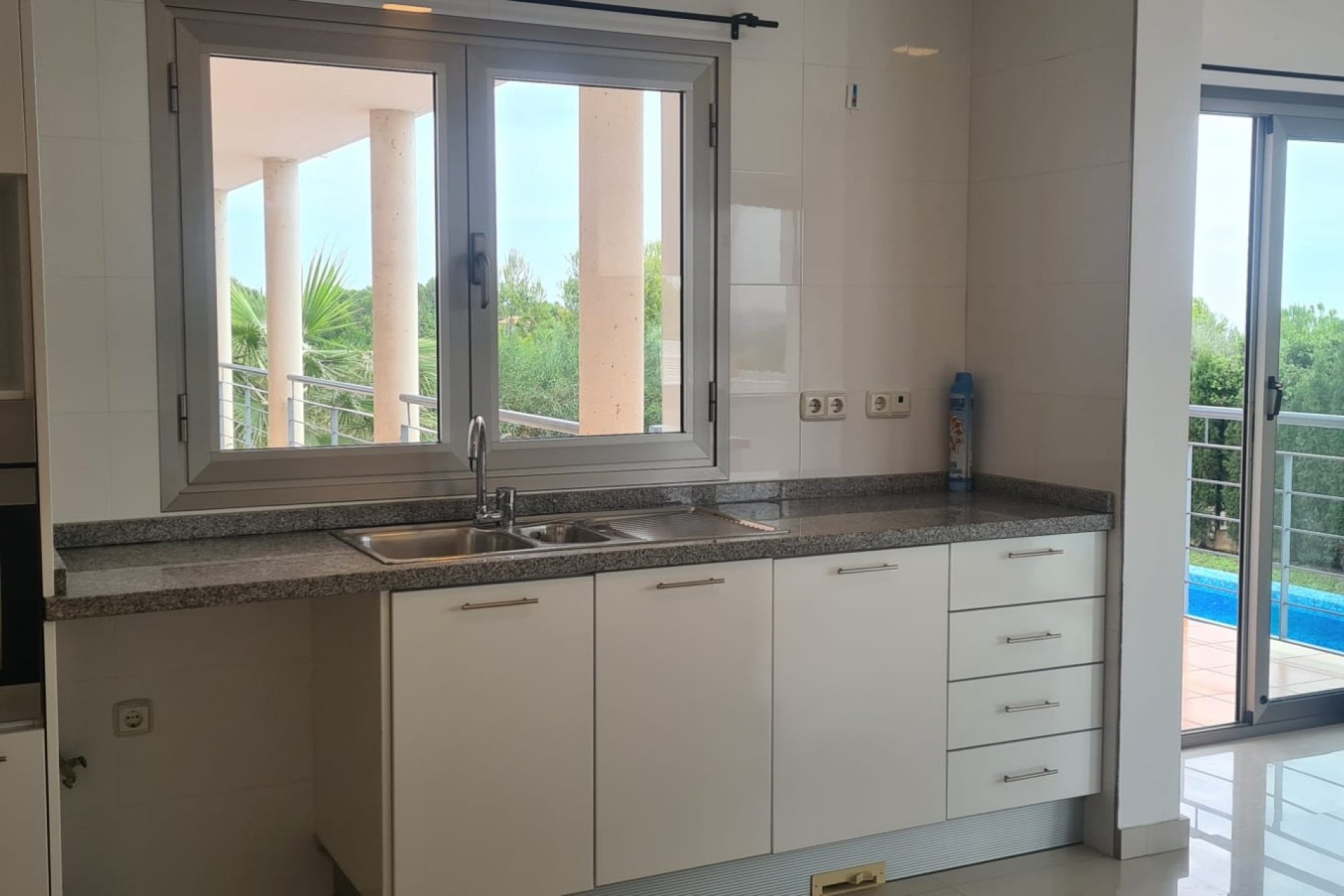 Resale - Villa - Altea