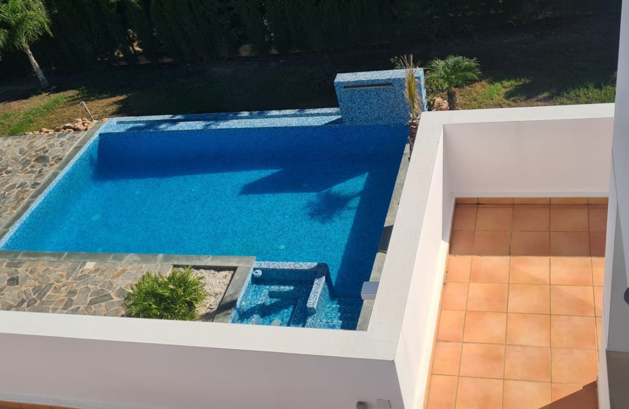 Resale - Villa - Altea