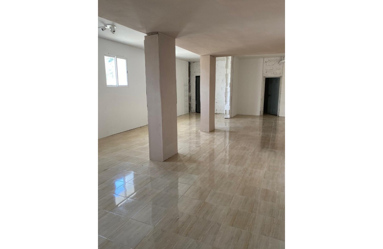 Resale - Villa - Altea