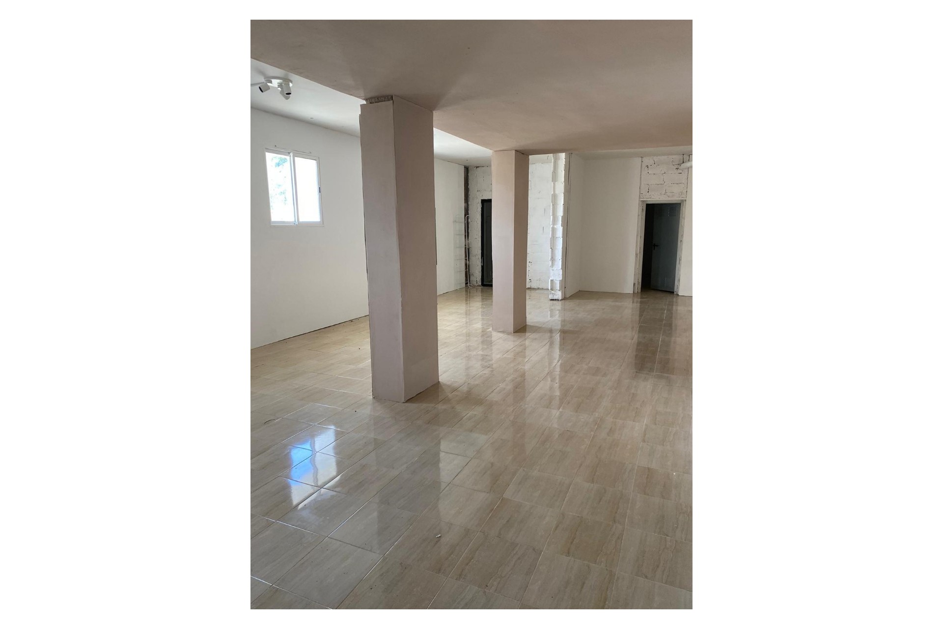 Resale - Villa - Altea