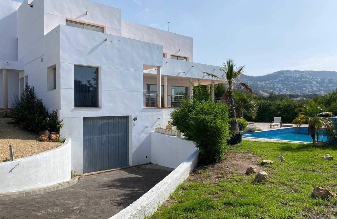 Resale - Villa - Altea