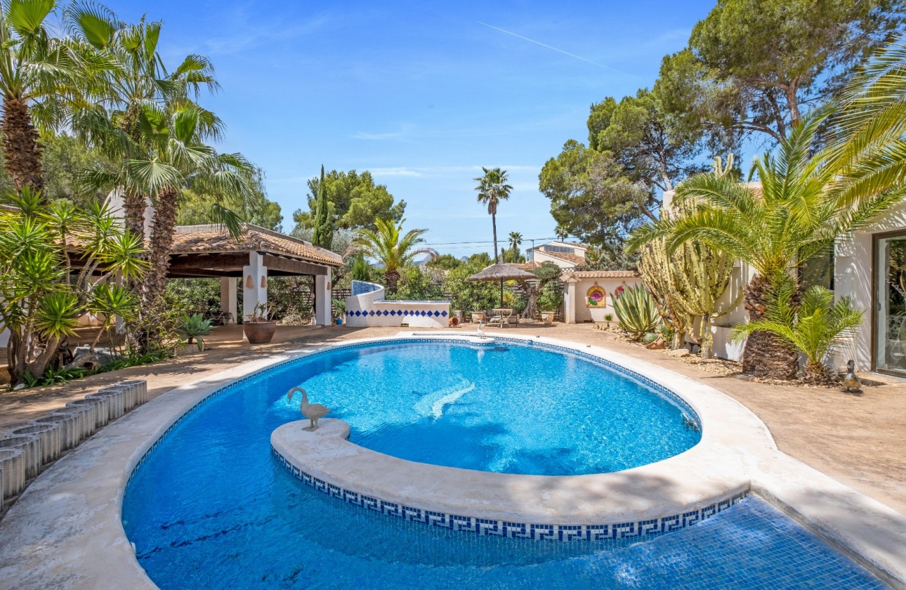Resale - Villa - Altea