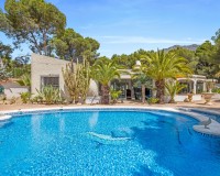 Resale - Villa - Altea