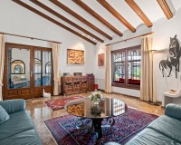 Resale - Villa - Altea