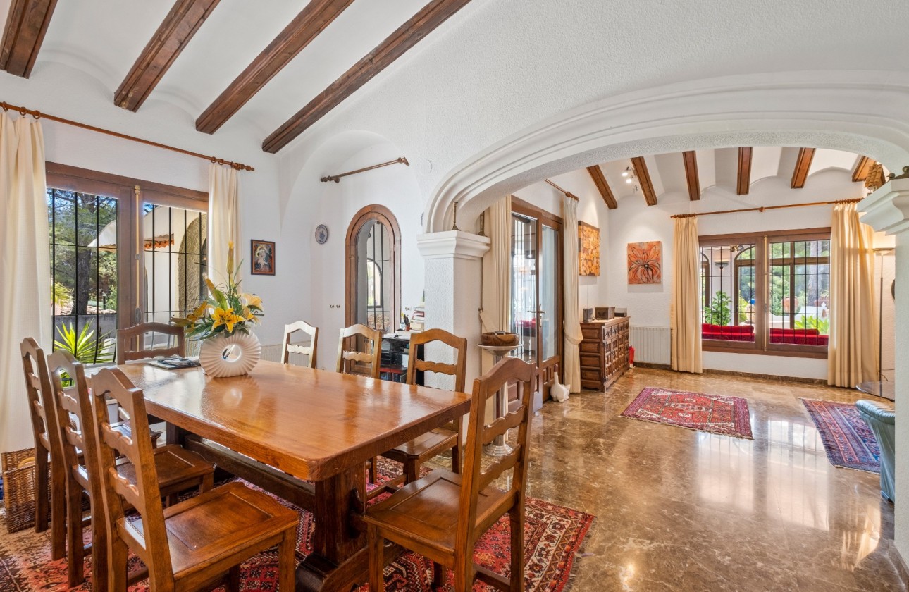 Resale - Villa - Altea
