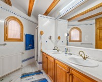 Resale - Villa - Altea